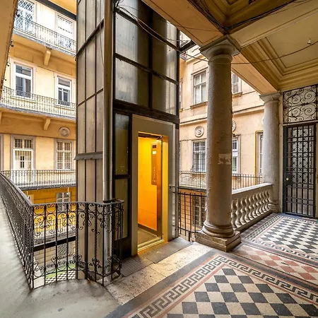 Apartment Sweet Dreams At Oktogon Downtown Budapest