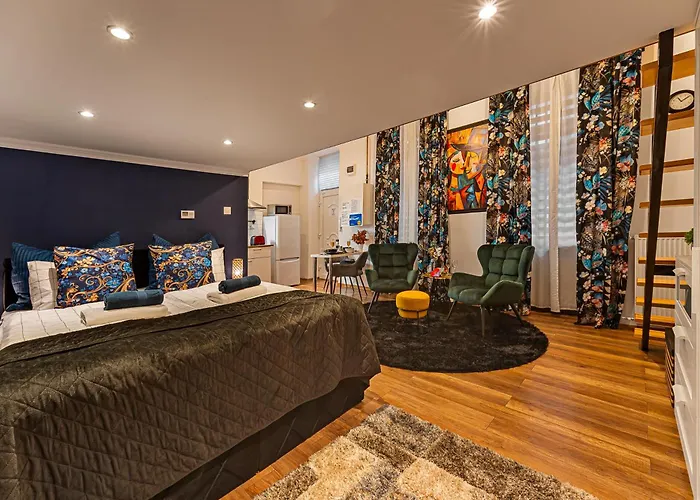 Sweet Dreams At Oktogon Downtown *