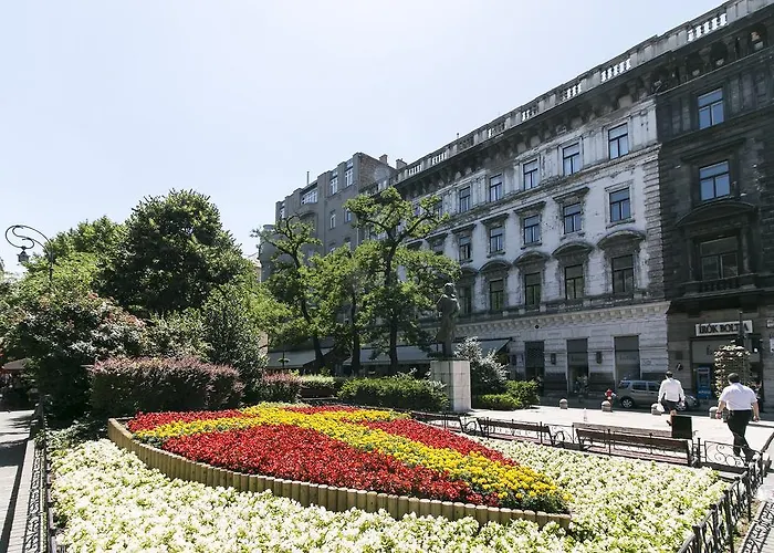 Sweet Dreams At Oktogon Downtown Budapest